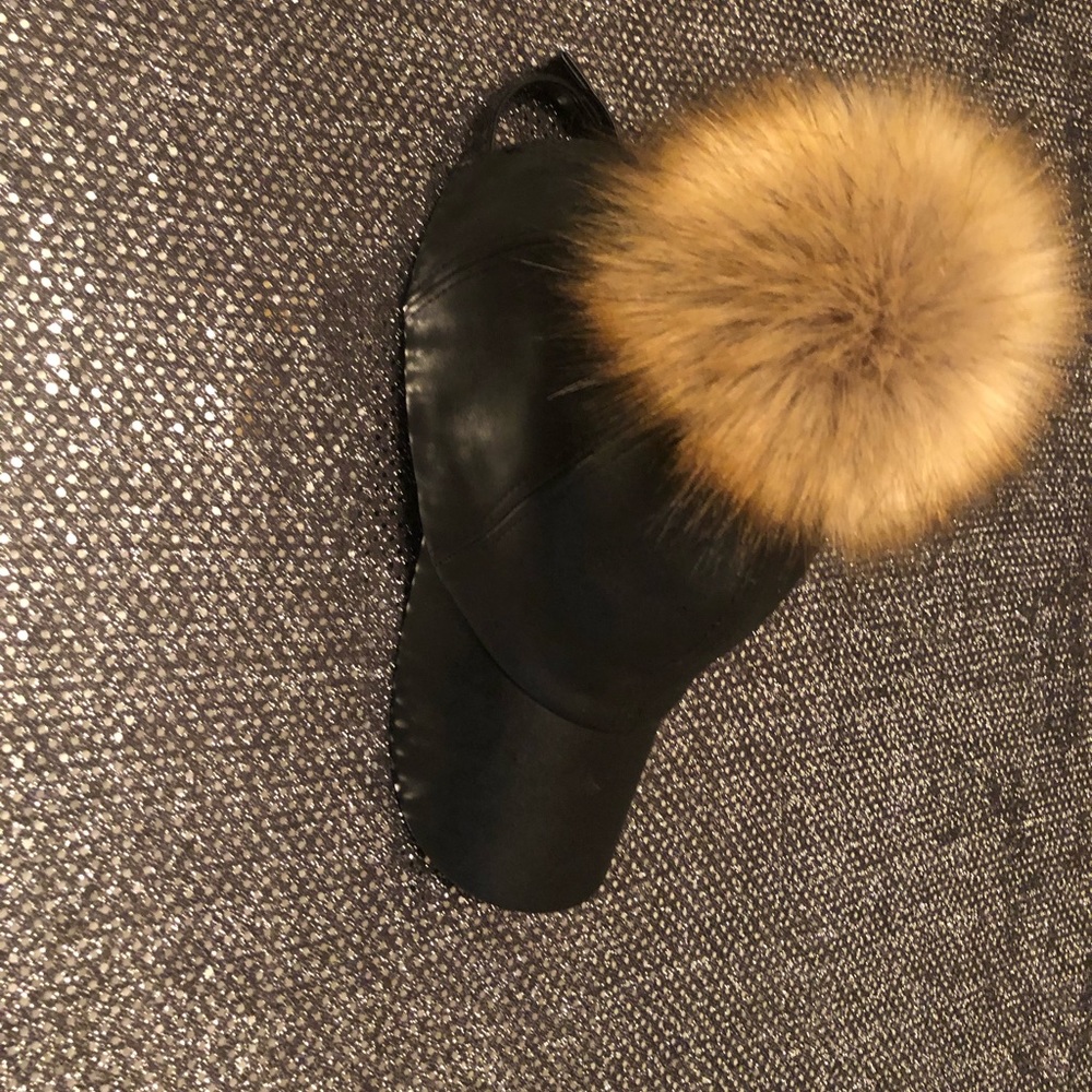 Faux fur Pom hat!